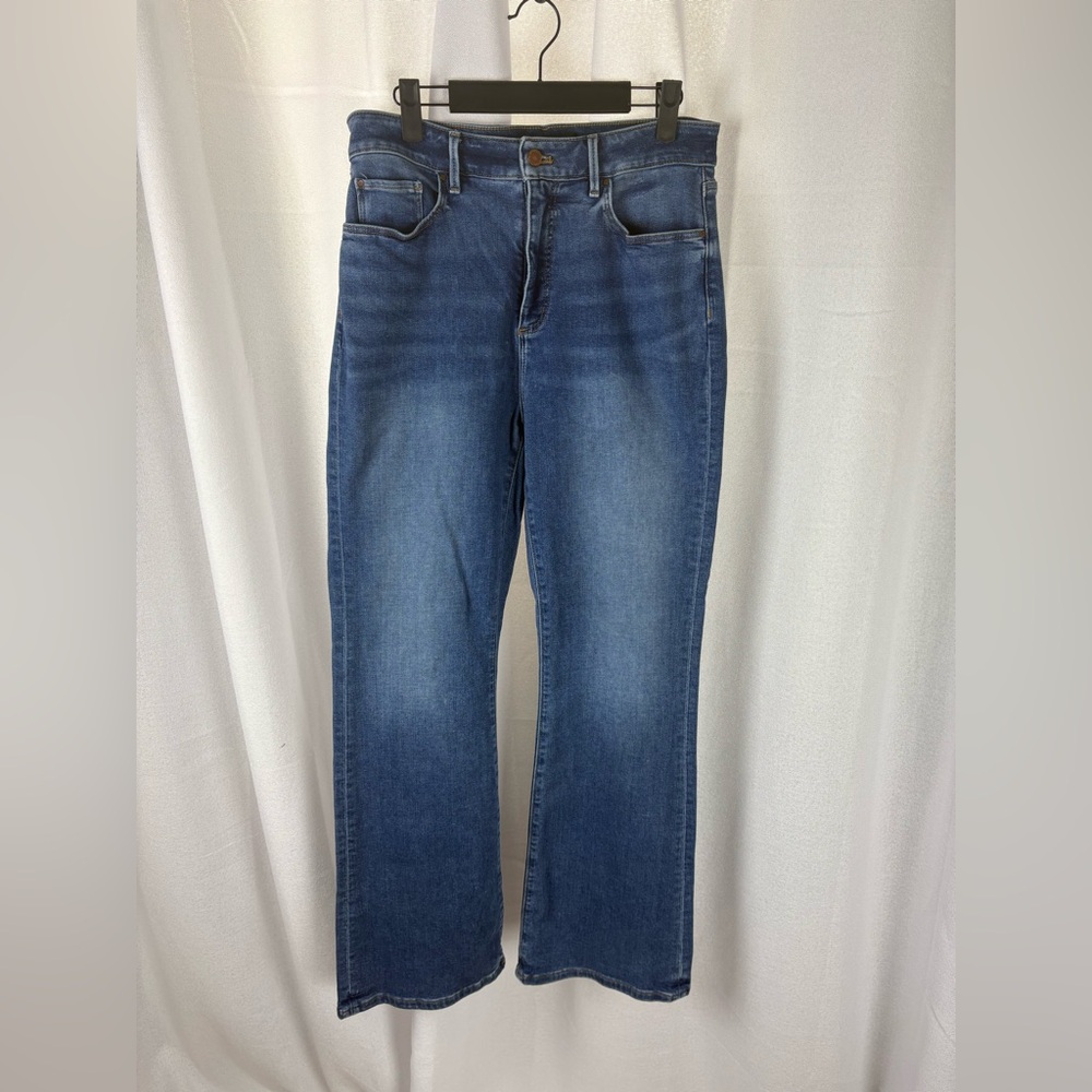 Ann Taylor High Rise Boot Cut Jeans Size 8 EUC 632‎